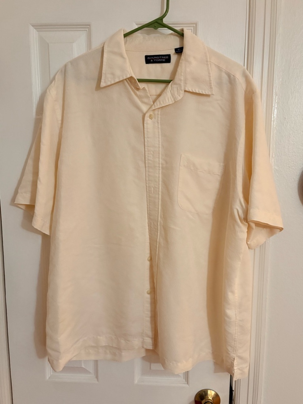 Roundtree & Yorke Men's Short Sleeve Camp Shirt in Cream